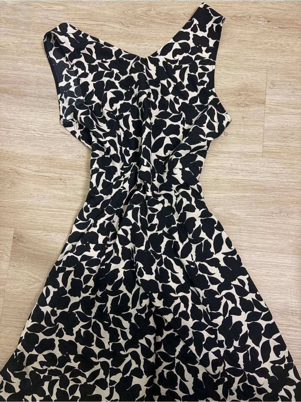 Uniqlo Sleeveless Black and White Floral Fit & Flare Dress